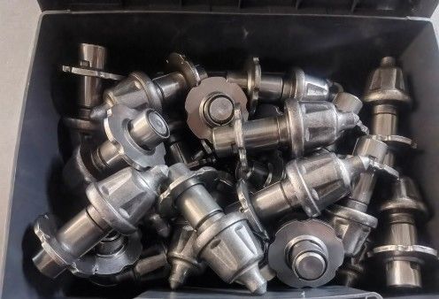 Última BNT6-22 Picador 2493524 Picador resistente à água 6-22 Dentes de fresagem para peças sobressalentes de máquinas de fresagem rodoviárias